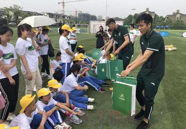 2018中甲故事 | 中甲不止座次，还有爱和分享